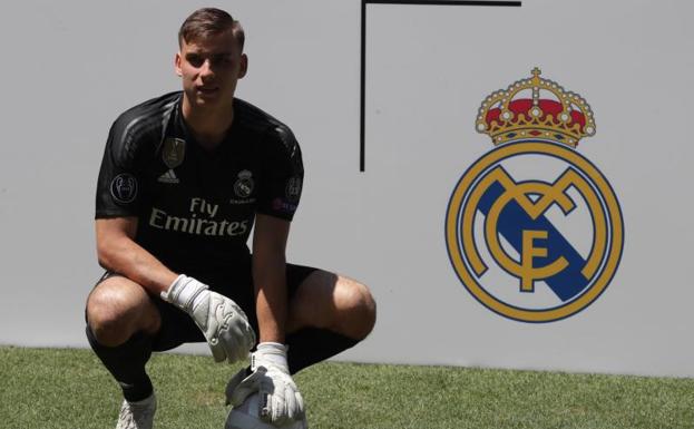 Andriy Lunin, durante su presentación con el Real Madrid.