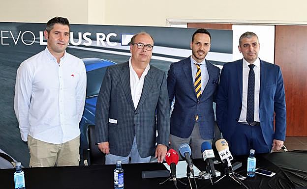 Responsables del club y el concesionario Motorbafer han firmado un nuevo contrato de patrocinio 
