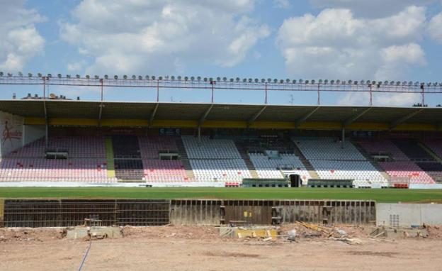 Los abonados de Lateral se sentarán en Tribuna hasta que se inaugure la nueva grada.