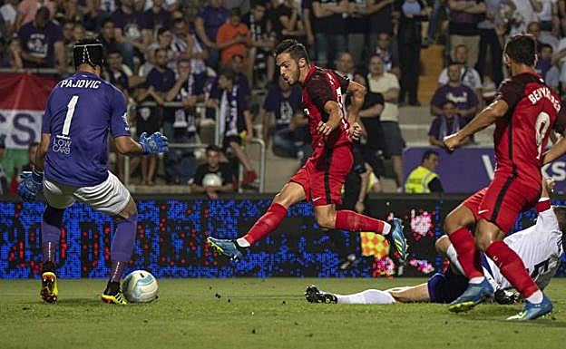 Sarabia marca con un derechazo cruzado.