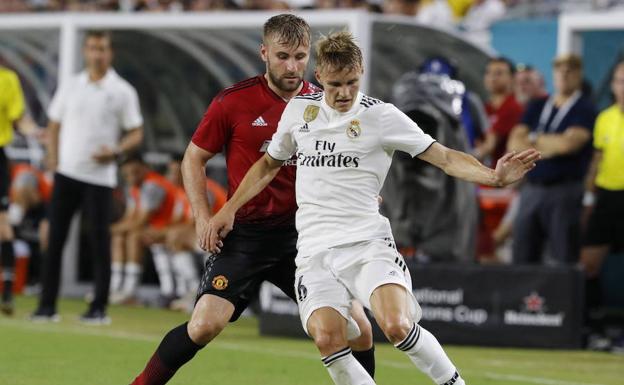 Odegaard, durante el partido que midió al Real Madrid con el Manchester United en pretemporada. 