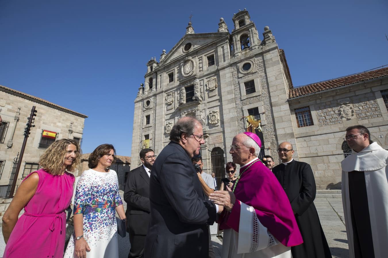 El monarca ha realizado su primera visita como rey a la ciudad para mostrar su respaldo al primer Año Jubilar Teresiano y para presidir el acto conmemorativo del 25 aniversario del Grupo de Ciudades Patrimonio de la Humanidad de España