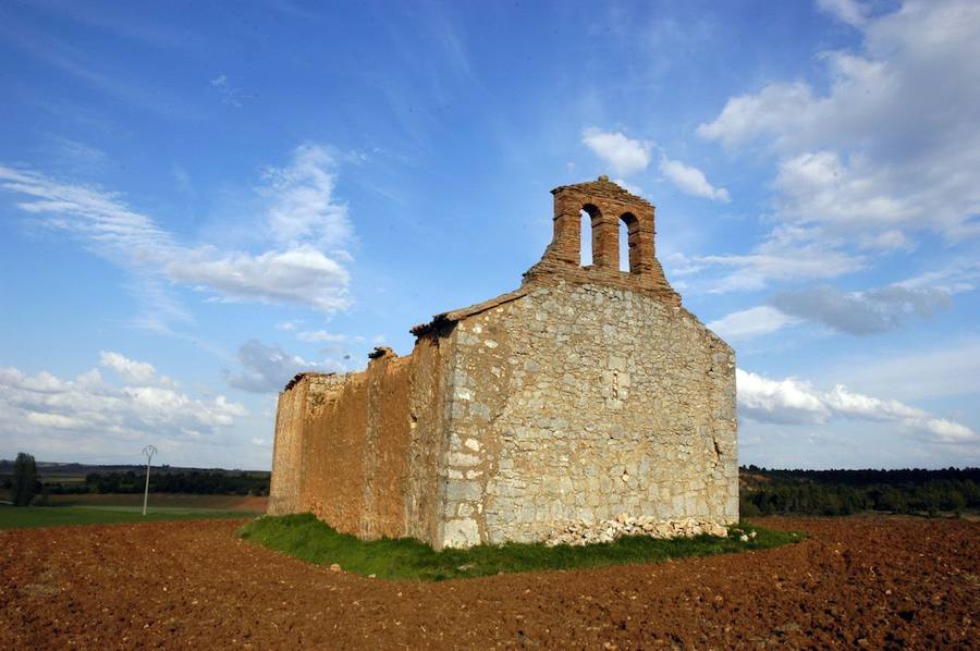 Ermita de San Lorenzo en Boós tras ser expoliada.