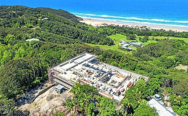 El edificio en construcción ocupa un lugar privilegiado en Byron Bay.