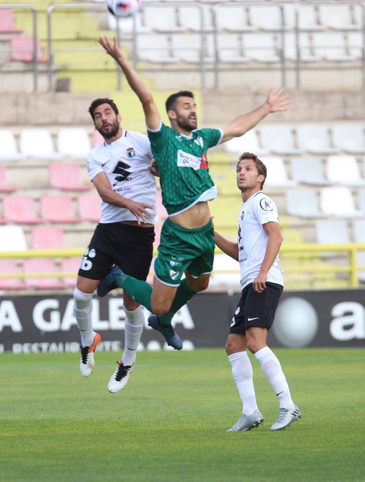 Fotos: EL Burgos CF - Coruxo FC, en imágenes