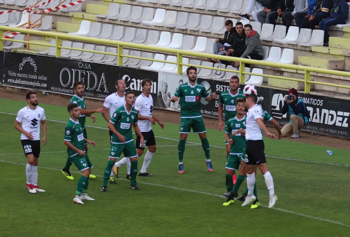 Fotos: EL Burgos CF - Coruxo FC, en imágenes