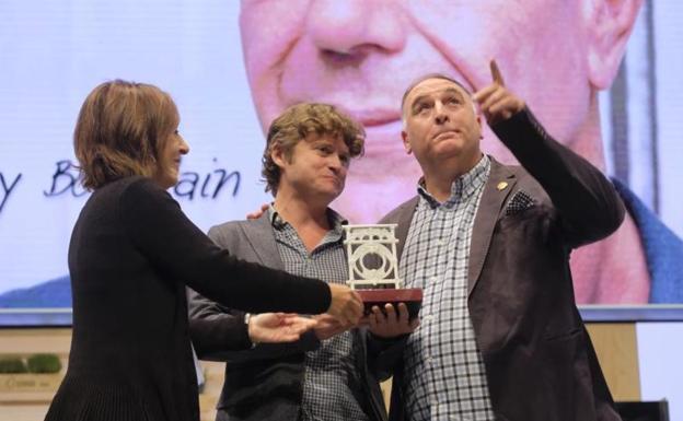 El chef José Andrés ha sido el encargado de recoger el sexto premio de periodismo gastronómico Pau Alborná i Torras. 