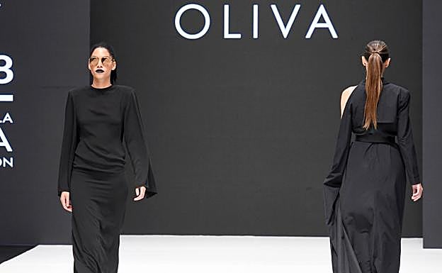 Imagen principal - Juanjo Oliva clausura la XXI Pasarela de la Moda de Castilla y León