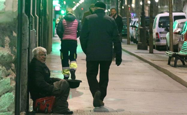 Mientras las personas ricas aumentan cada vez más su patrimonio, los pobres son cada vez más 