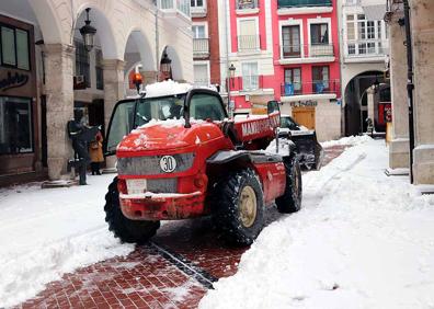 Imagen secundaria 1 - Seis meses sin ver la nieve en Burgos