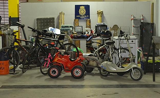 Parte del material intervenido. 