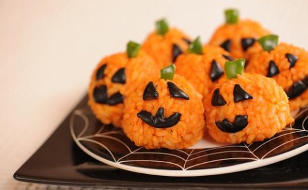 Calabazas de Halloween de arroz. 