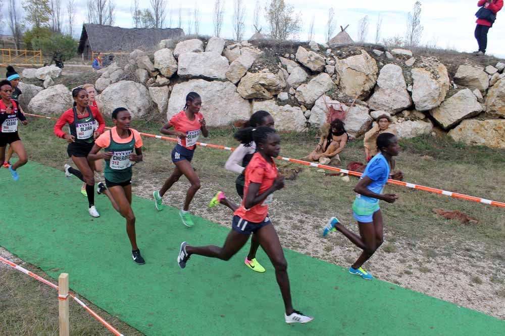 Fotos: Los mejores momentos de la carrera absoluta femenina