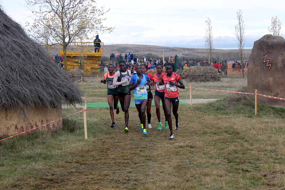 Fotos: Los mejores momentos de la carrera absoluta femenina