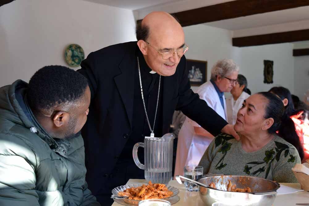 Fotos: El arzobispo visita a los más desfavorecidos