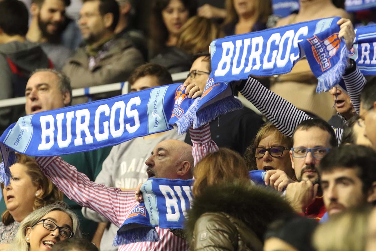 Las mejores imágenes del partido disputado en el Coliseum entre el San Pablo Burgos y el Baxi Manresa.