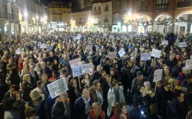 Miles de personas se han concetrado en Aranda. 