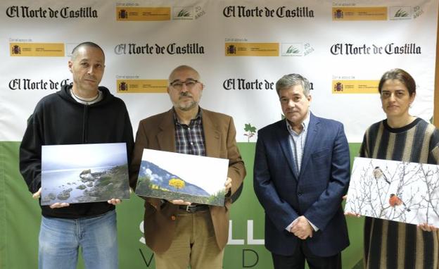 Los galardonados, Francisco José Tejedor y Miguel Peral, con Angel de las Heras, director general de El Norte de Castilla, y Laura Martín, de El Norte 