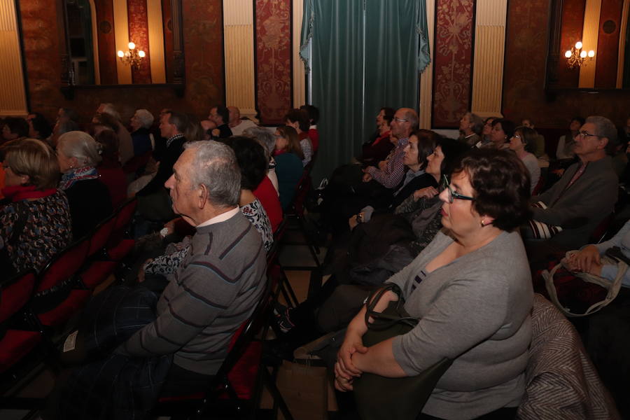 Miguel Sobrino, autor del libro «Catedrales», ha ofrecido una conferencia en el marco de la iniciativa Leer, Escribir la Historia, Encuentros Literarios Históricos, celebrada en Burgos.