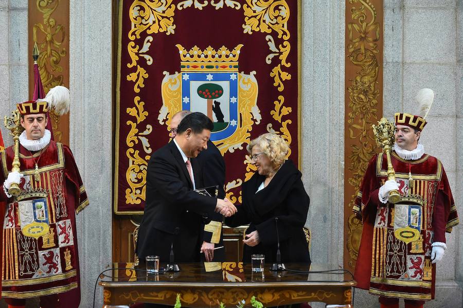 Recibimiento oficial de los Reyes al presidente de la República Popular China, Sr. Xi Jinping y su esposa, Peng Liyuan, en el Palacio Real de Madrid.