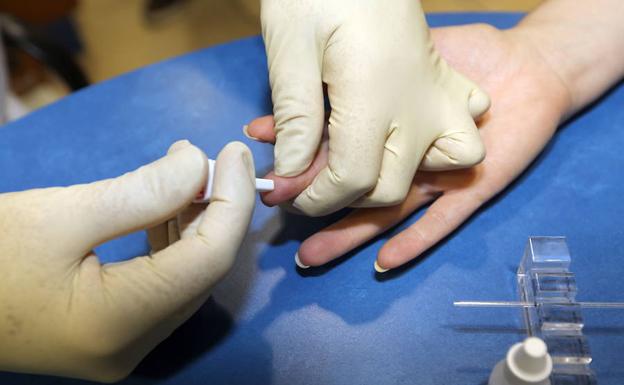 Test rápido de VIH en la Farmacia de la Calle Mantería 33. :: 