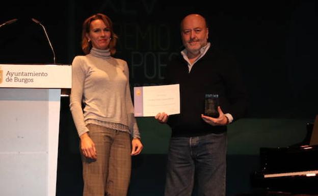 Juan Pablo Zapater, tras recoger el Premio de Poesía Ciudad de Burgos-