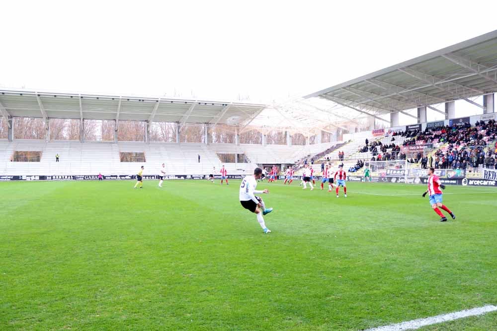 Fotos: Los mejores momentos del Burgos CF - CDA Navalcarnero