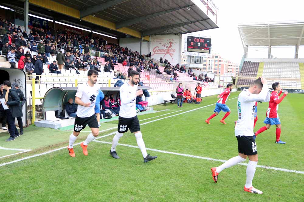 Fotos: Los mejores momentos del Burgos CF - CDA Navalcarnero