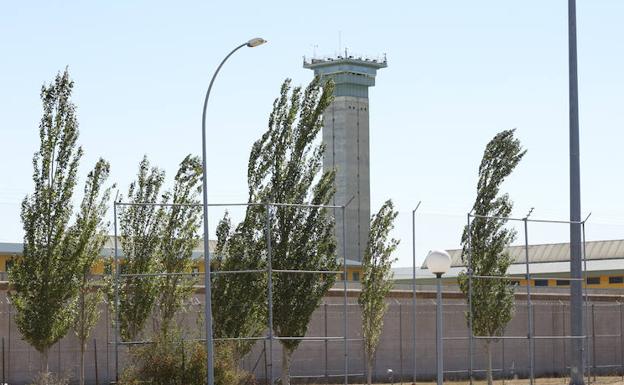 Exterior del centro penitenciario de Topas.