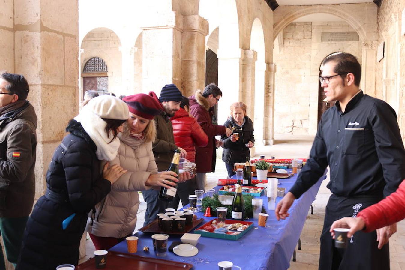 La comunidad científica de la Universidad de Burgos despide el año tomando doce aceitunas y pidiendo deseos para el 2019.