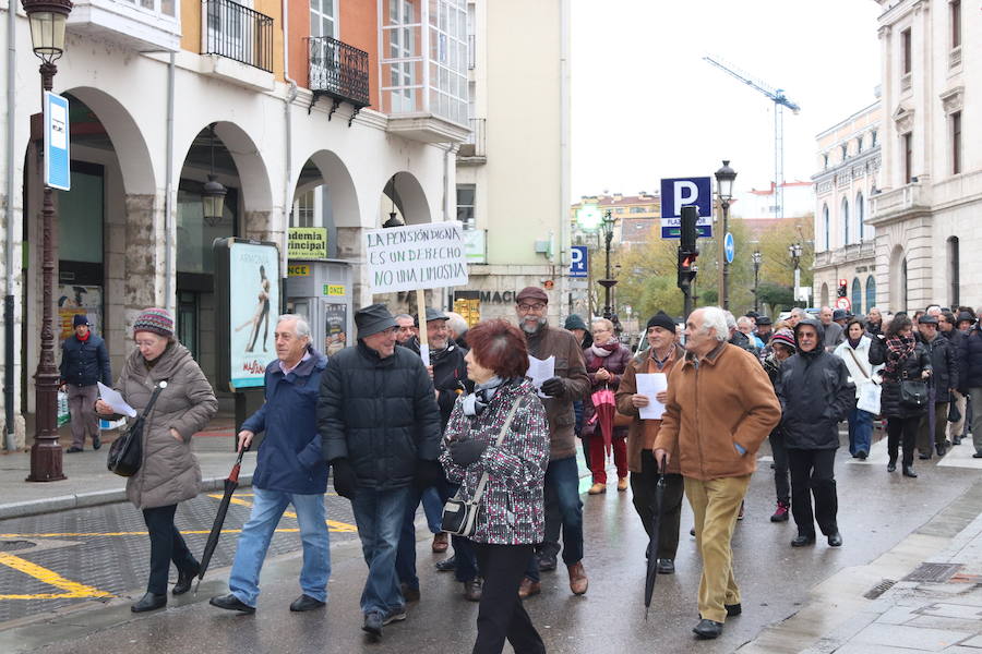 Fotos: Manifestación por unas pensiones dignas de la Coordinadora Estatal en Defensa del Sistema Público de Pensiones en Burgos