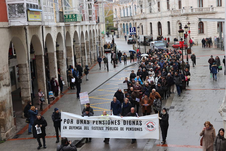Fotos: Manifestación por unas pensiones dignas de la Coordinadora Estatal en Defensa del Sistema Público de Pensiones en Burgos