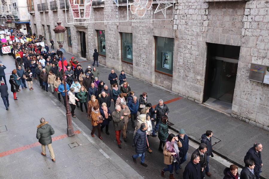 Fotos: 3.000 personas salen a la calle en Burgos para defender la Atención Primaria