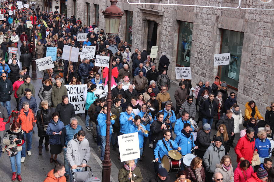 Fotos: 3.000 personas salen a la calle en Burgos para defender la Atención Primaria