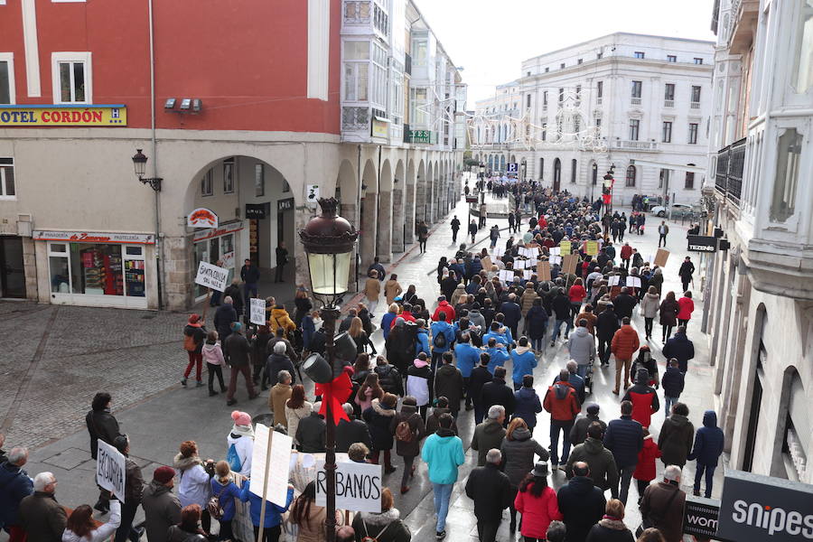 Fotos: 3.000 personas salen a la calle en Burgos para defender la Atención Primaria