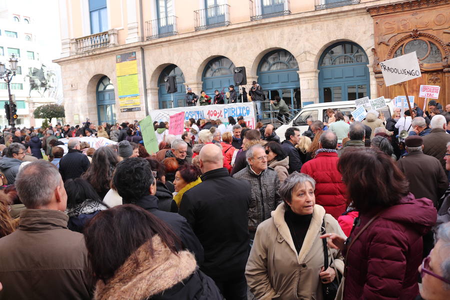 Fotos: 3.000 personas salen a la calle en Burgos para defender la Atención Primaria