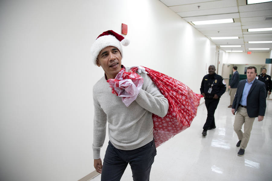 Barack Obama, dispuesto a repartir regalos a los niños enfermos.