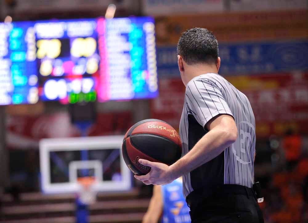 Fotos: El San Pablo Burgos consigue su primera victoria a domicilio