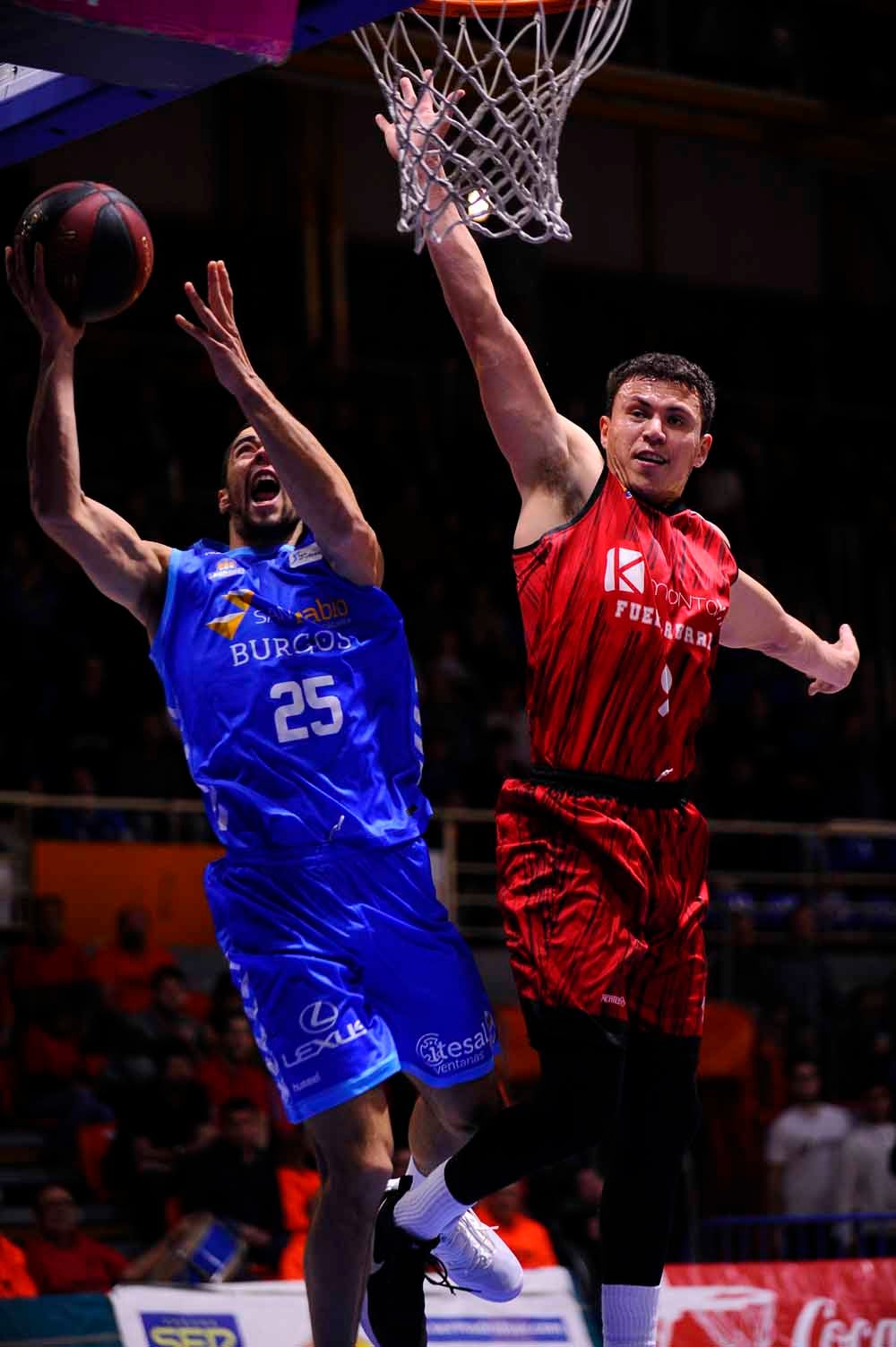 Fotos: El San Pablo Burgos consigue su primera victoria a domicilio