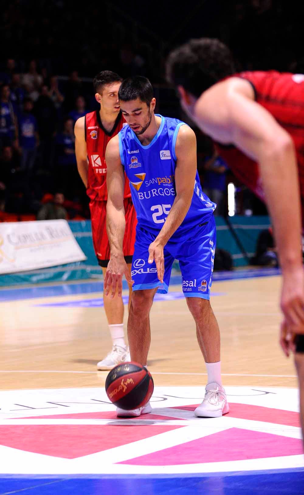 Fotos: El San Pablo Burgos consigue su primera victoria a domicilio