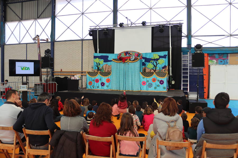 Los polideportivos Mariano Gaspar (barrio de Capiscol) y Javier Gómez (centro) se transforman en vacaciones en puntos de diversión para escolares de Educación Infantil y Primaria