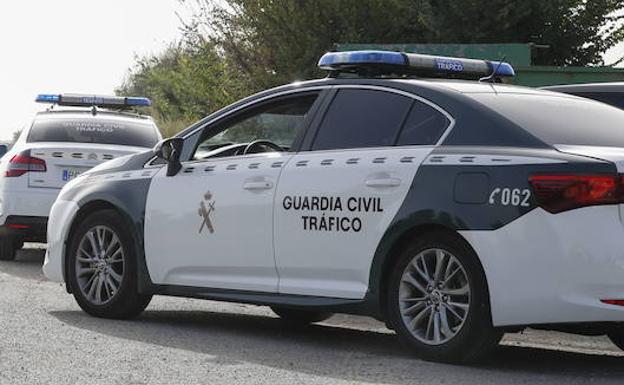 Vehículo de la Guardia Civil de Tráfico. 