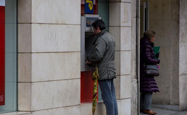 El número de sucursales bancarias en Burgos ha caído drásticamente. 