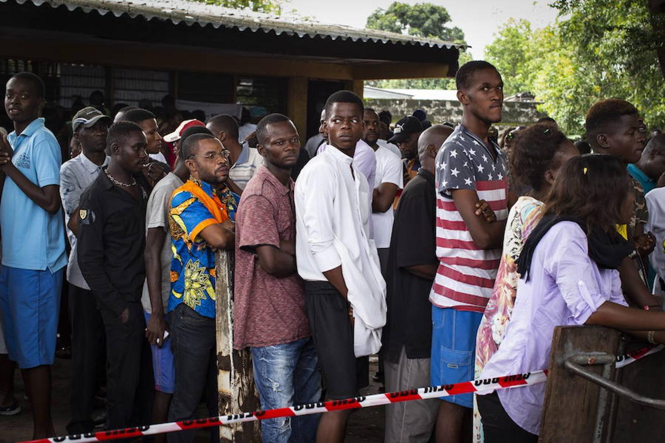 La República Democrática del Congo celebra este domingo unas elecciones históricas para elegir al sucesor del presidente Joseph Kabila, entre retrasos, esperanza de cambio y miedo a más violencia.