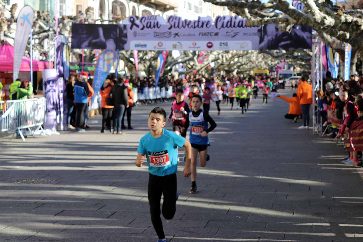 Cientos de niños han participado en la última mañana del año en la XXIX San Silvestre Cidiana