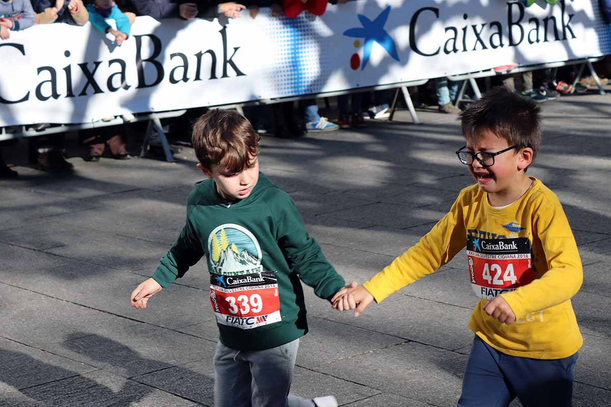 Cientos de niños han participado en la última mañana del año en la XXIX San Silvestre Cidiana