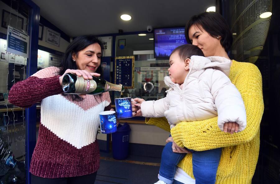 Fotos: El Niño ha sonreído a Miranda con 750.000 euros del Segundo Premio