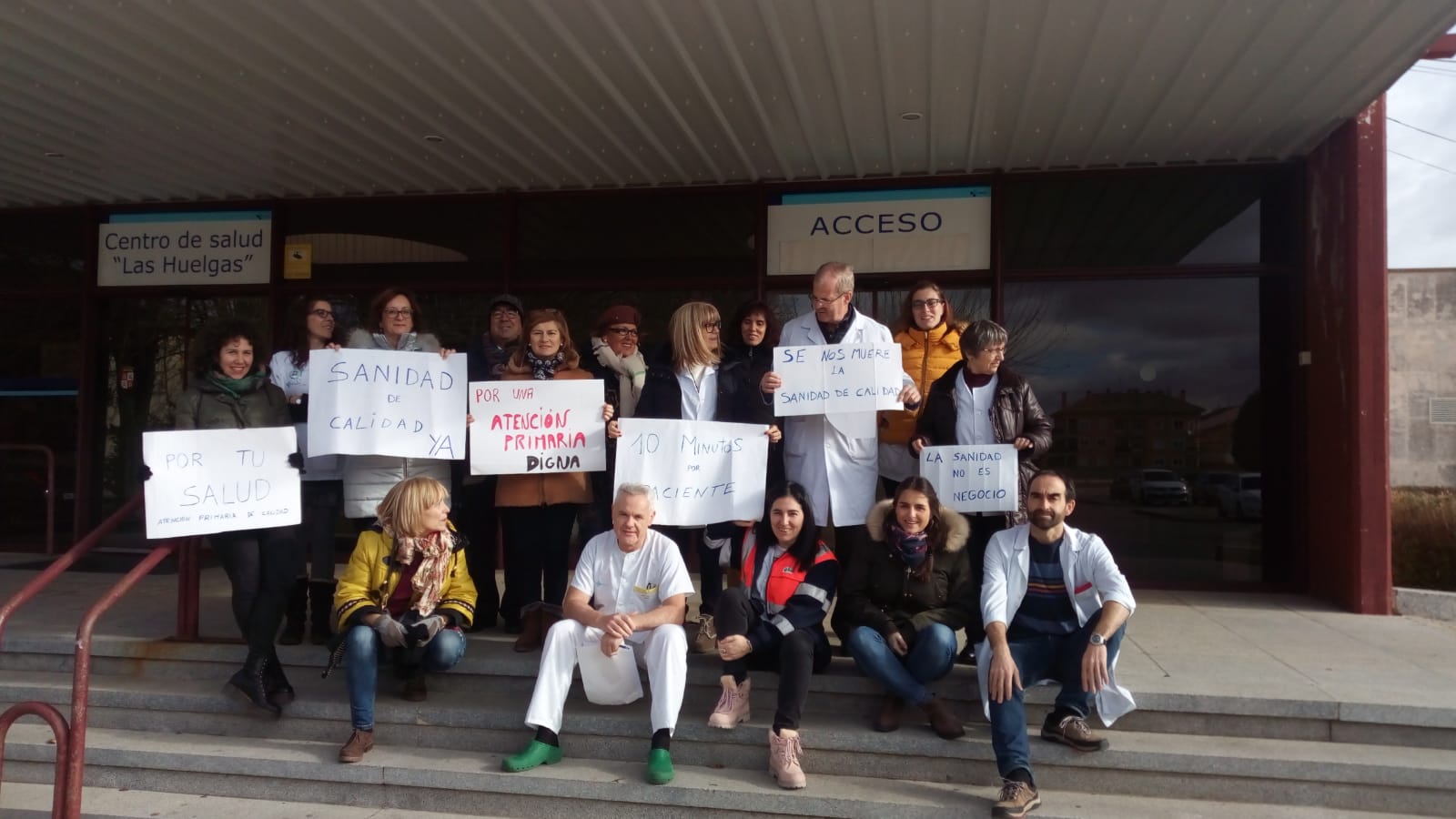 En Los Cubos, los usuarios han pedido a las tres médicos que han renunciado a su plaza que se queden