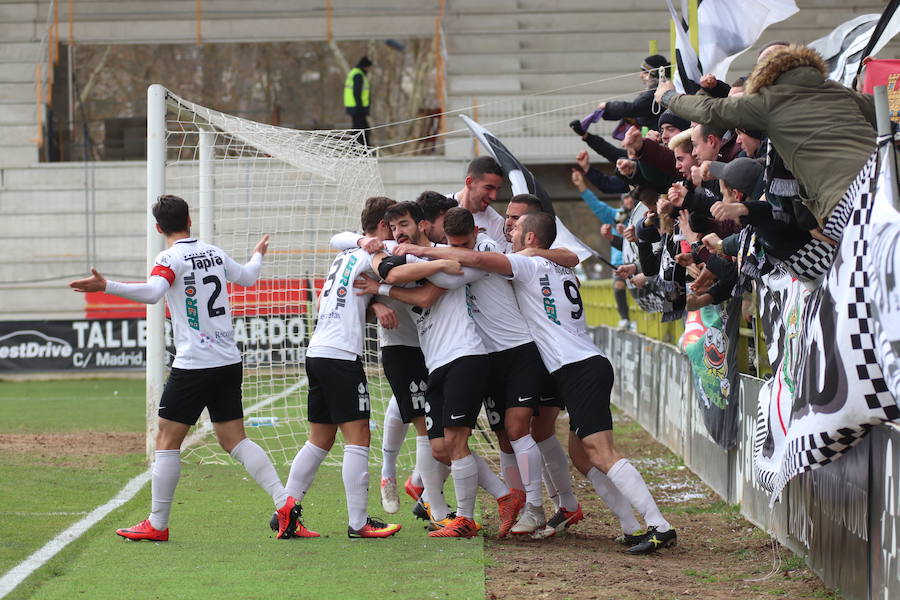 El Burgos CF ha ganado 2-0 a la Ponferradina en el estadio municipal de EL Plantío con goles de Chevi y Andrés