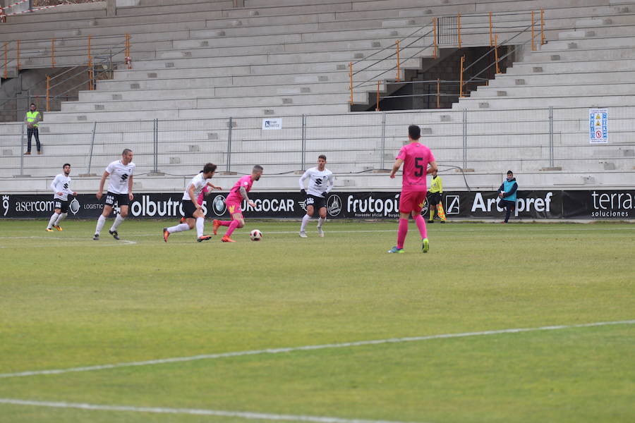 El Burgos CF ha ganado 2-0 a la Ponferradina en el estadio municipal de EL Plantío con goles de Chevi y Andrés